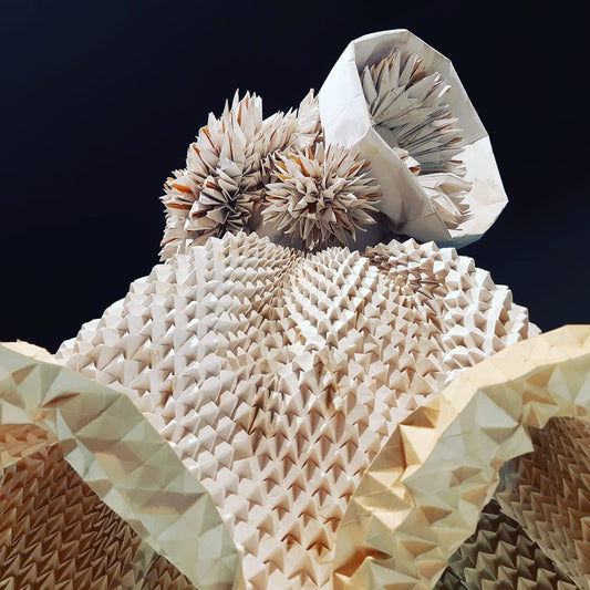 Cataluña's Paper Couture