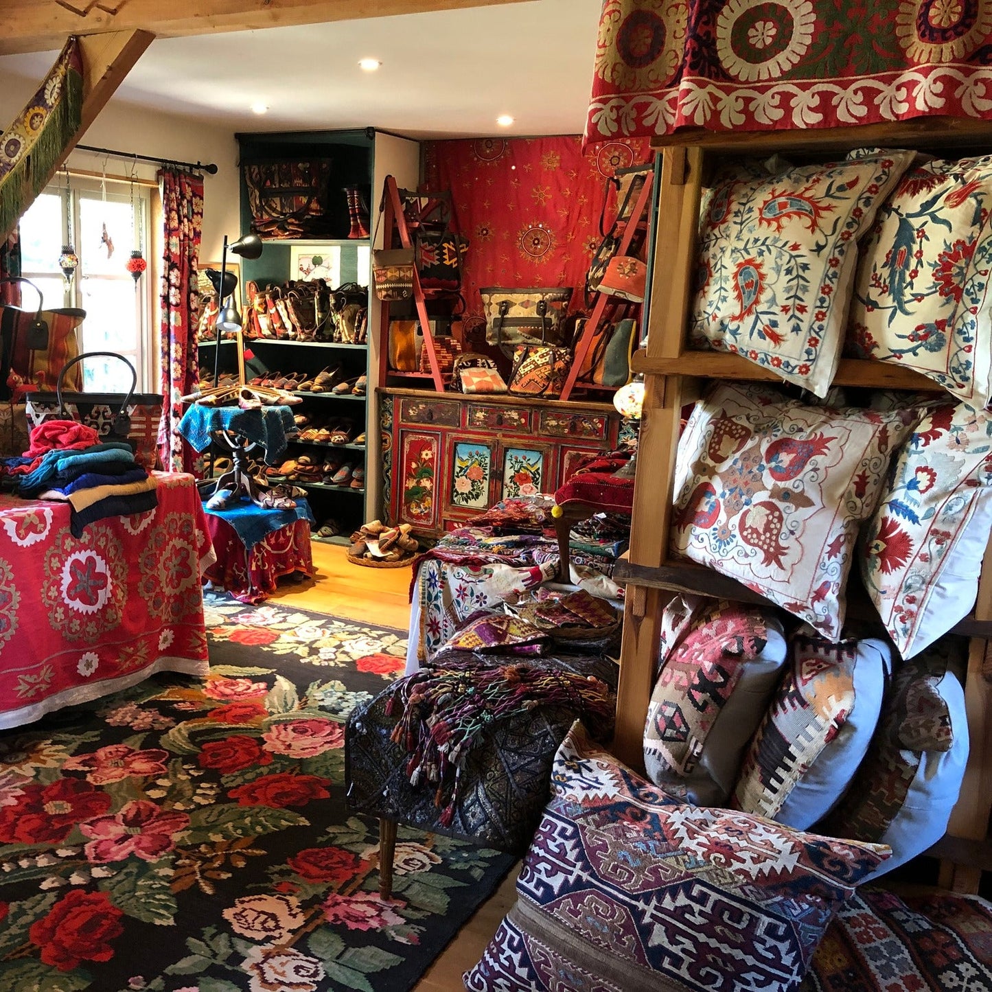 Anne Hildyard - Treasures from the Silk Road