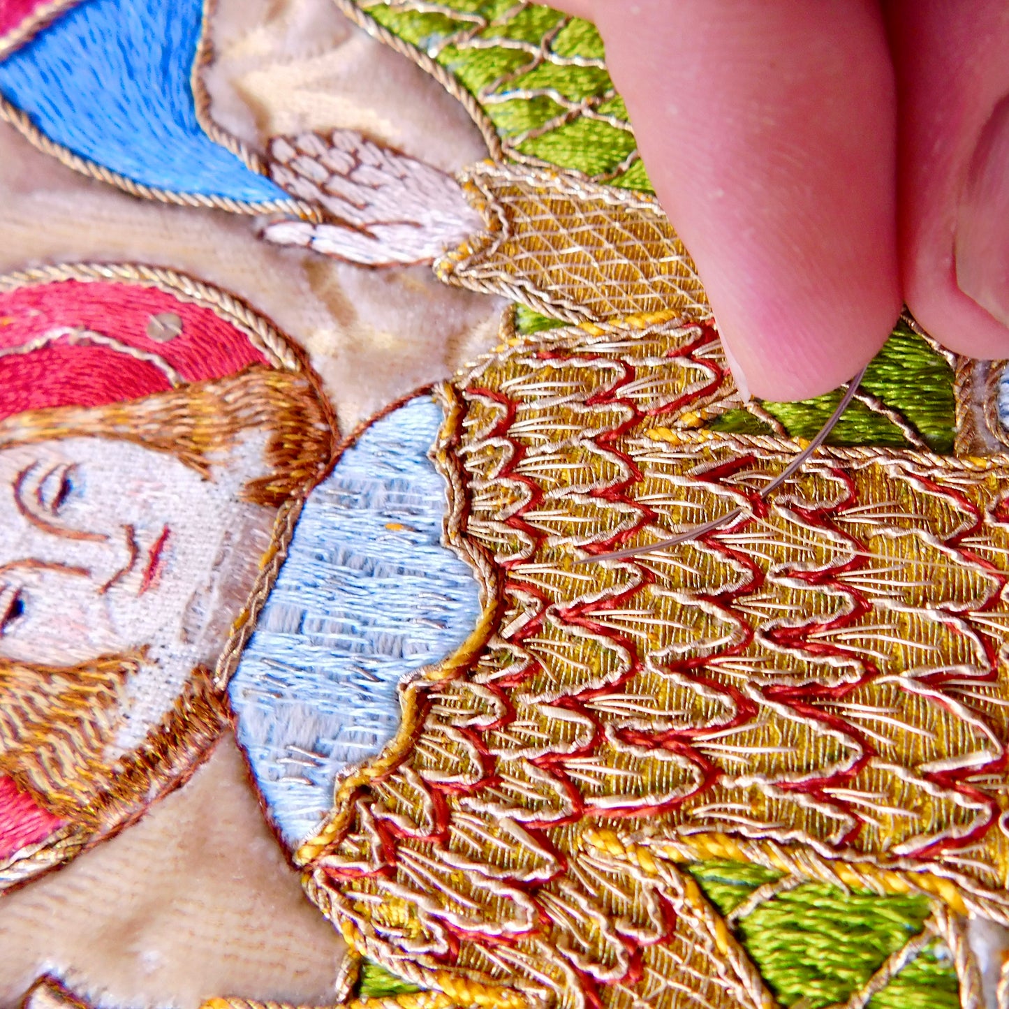 Wednesday 24 September, 2-4 p.m.: Open Studio and Exhibition Walkthrough with The Royal School of Needlework