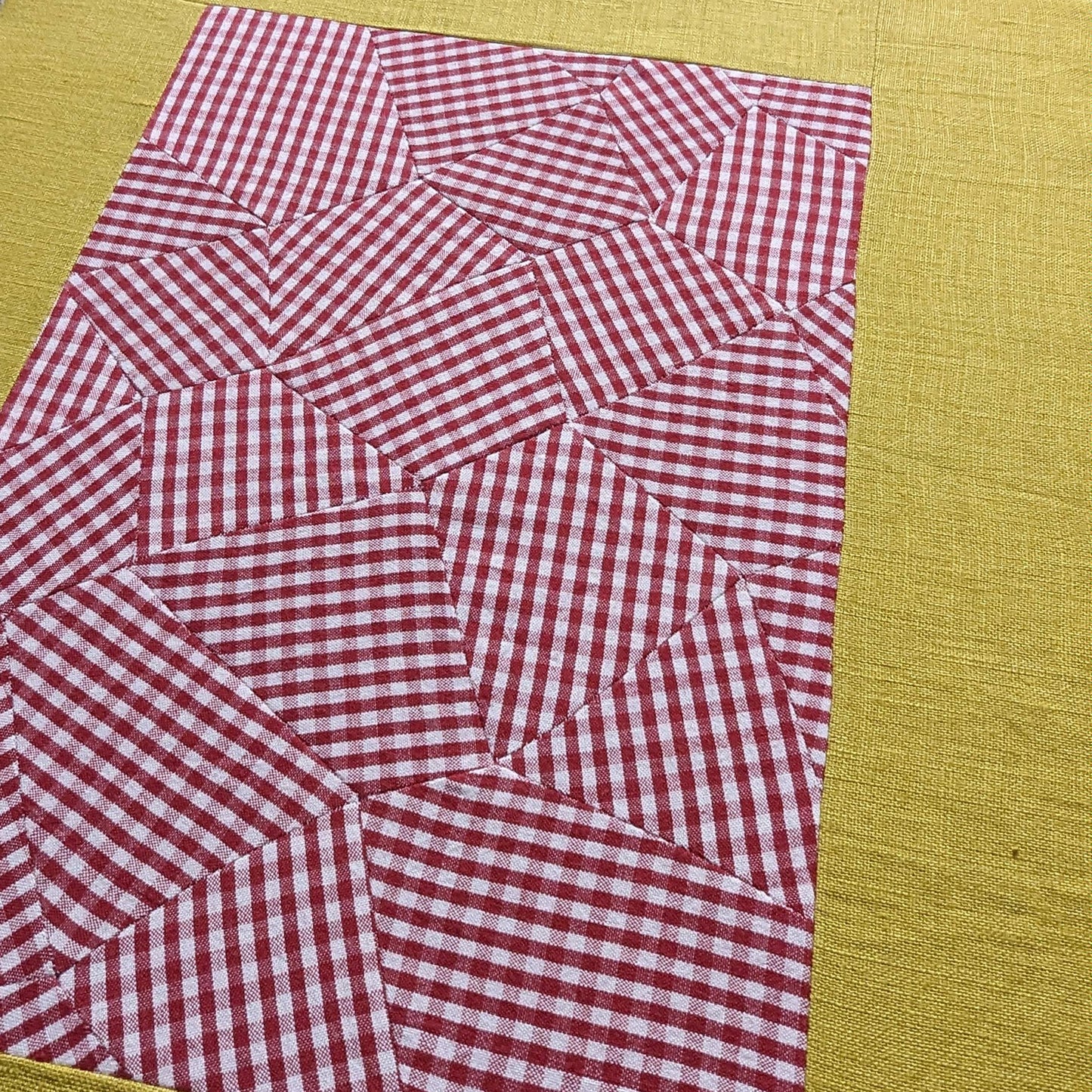 Thursday 18 September, 10-4p.m.: Workshop: Freehand English Paper Piecing with Catherine-Marie Longtin