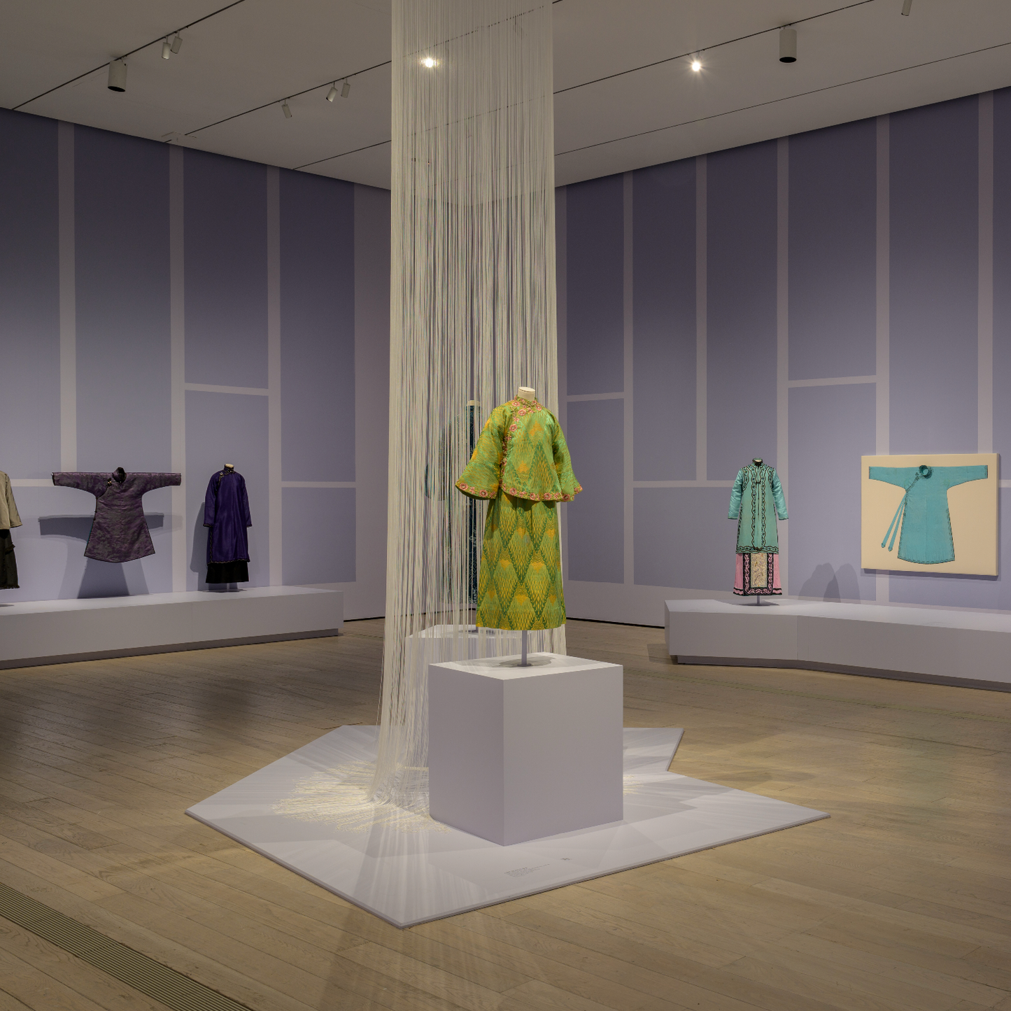 Until 12 October 2026: FASHIONING CHINESE WOMEN
