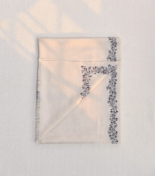 Maku, PAKEEZAH WHITE FREE