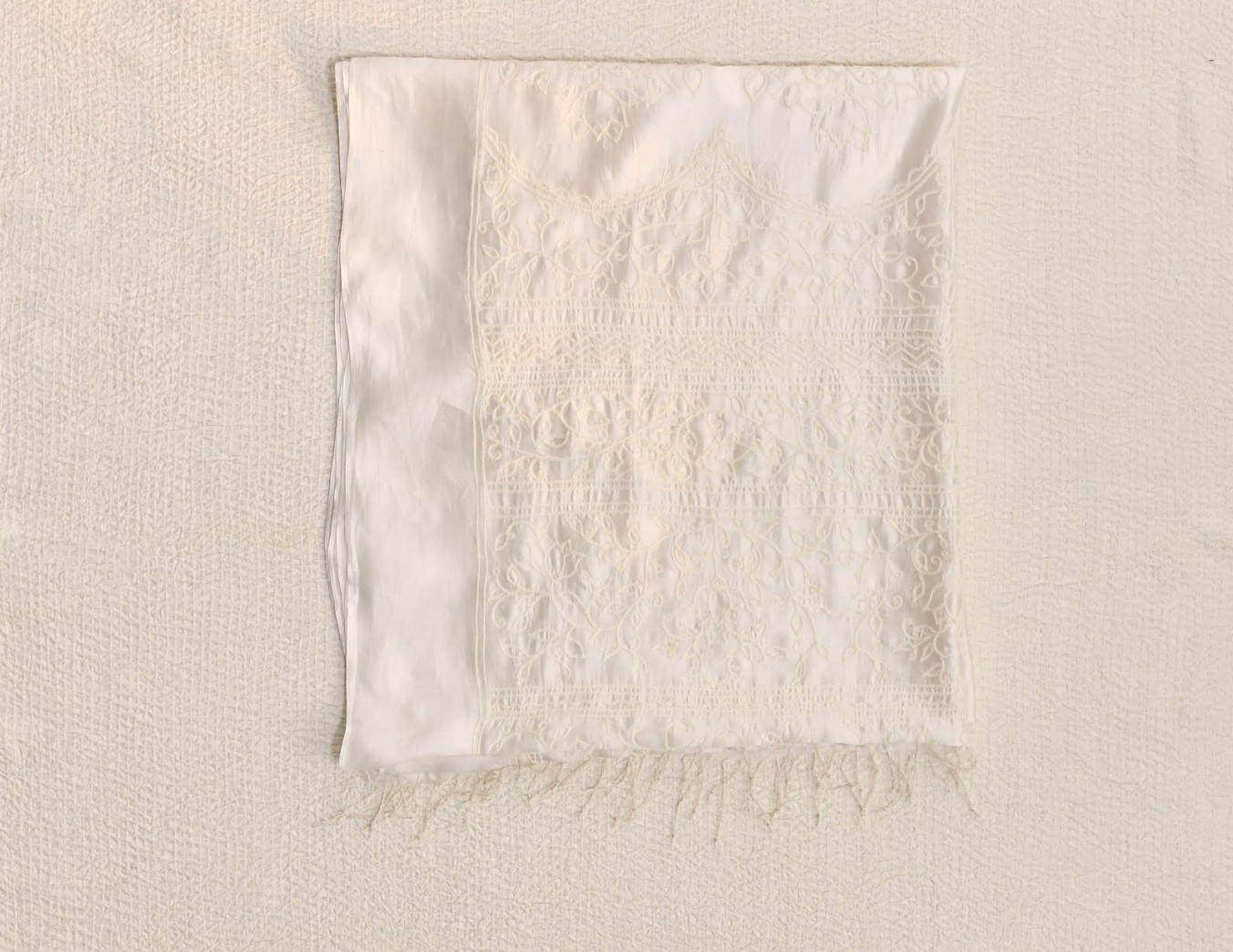 Maku, BIRGIT WHITE FREE