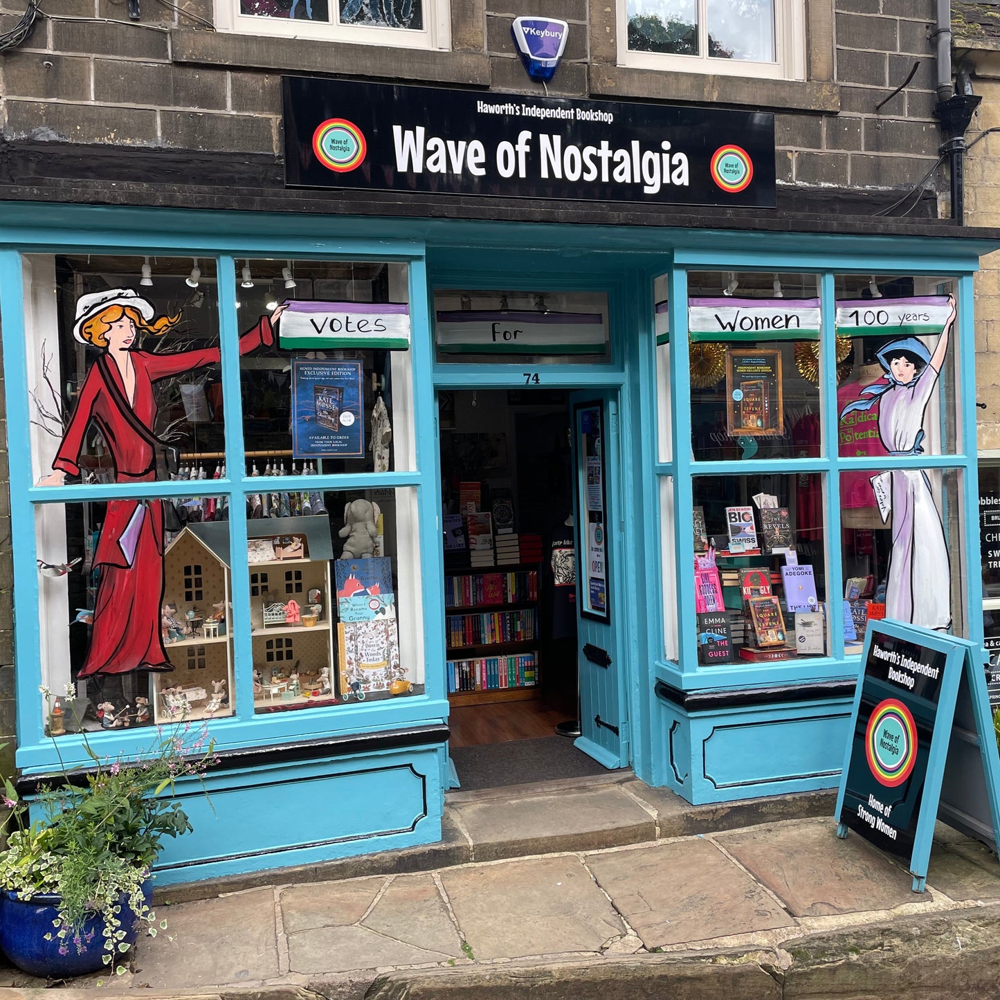 UK, West Yorkshire, Haworth, Wave of Nostalgia