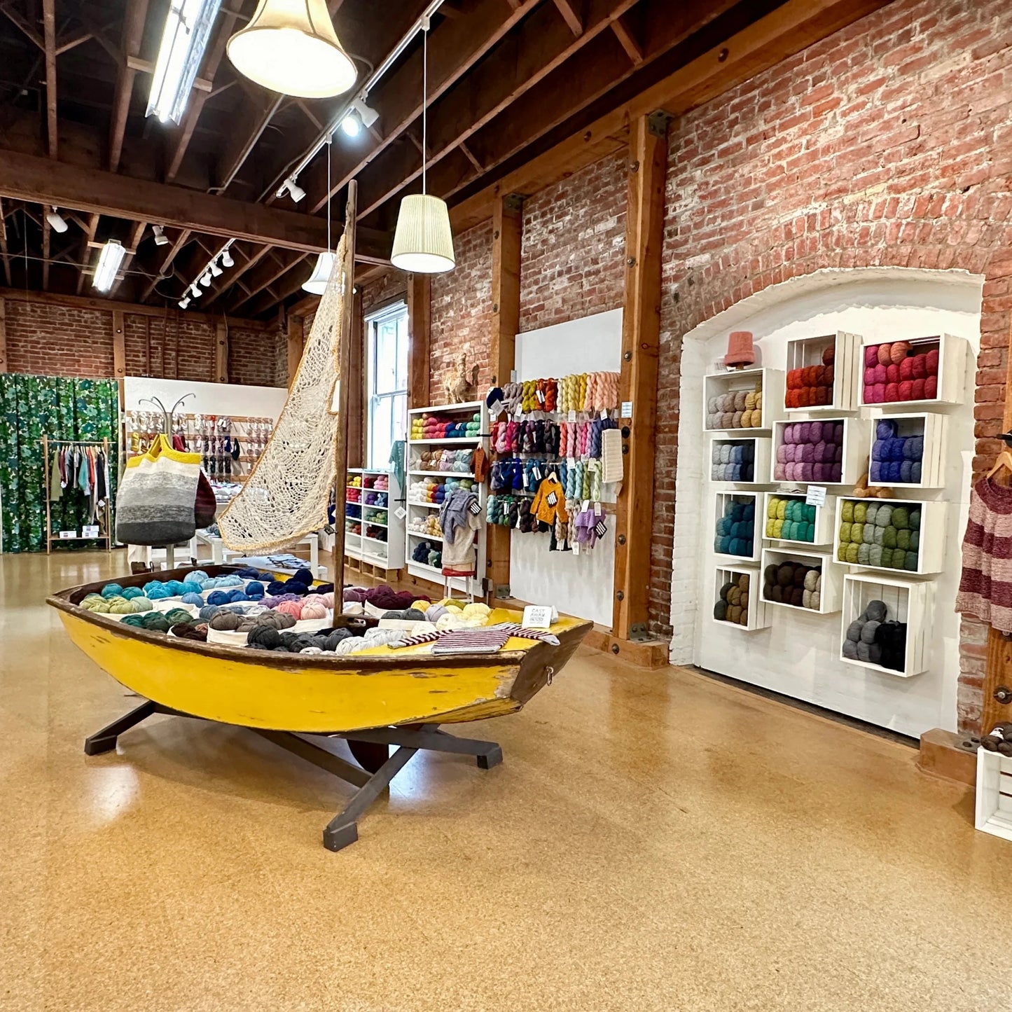 USA, California, Cast Away Yarn Shop