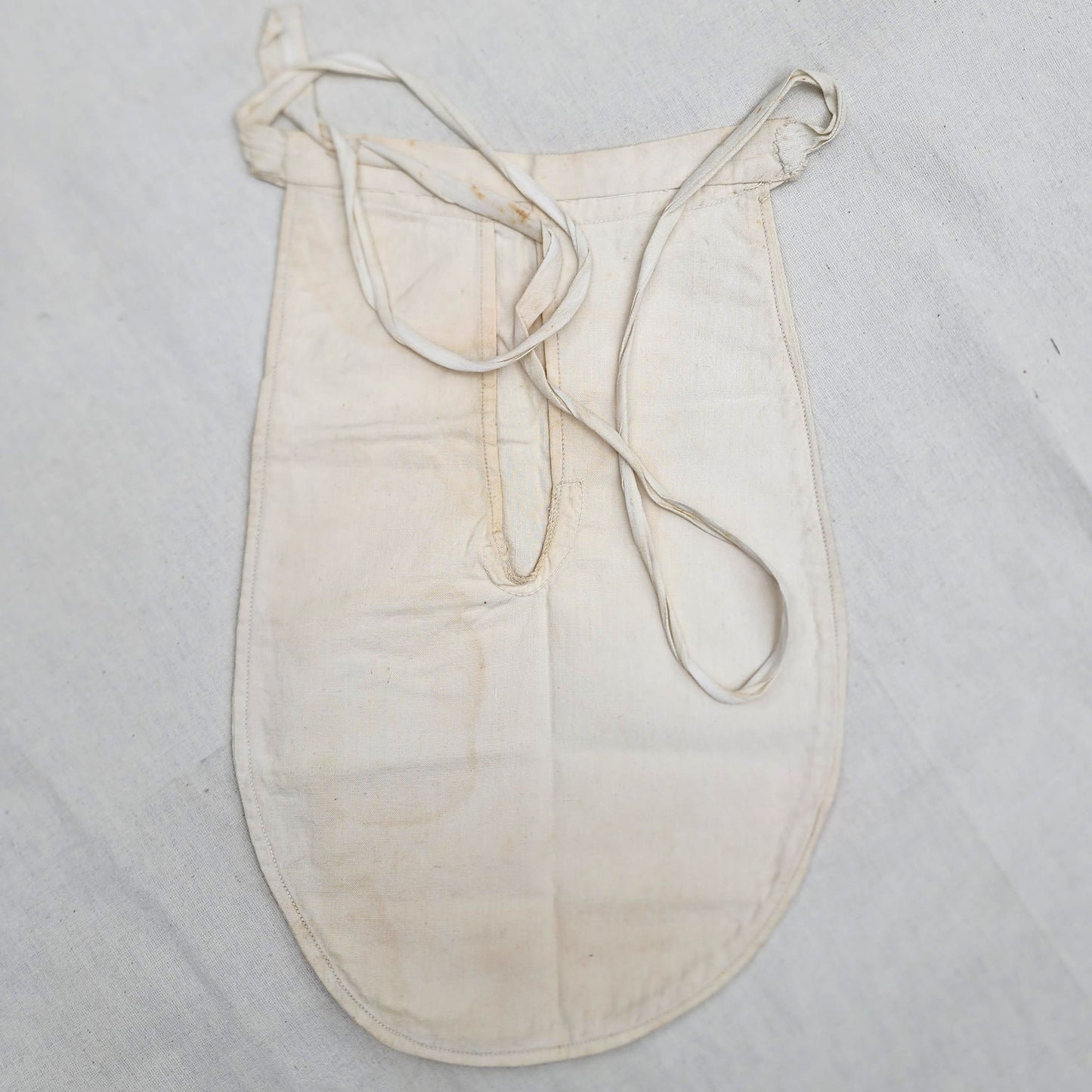 Wednesday 3 September, 10-4 p.m.: Workshop: Make a Historically Inspired Pocket with Melissa Jo Smith and designer Rebecca Cole from Illuminated Arts