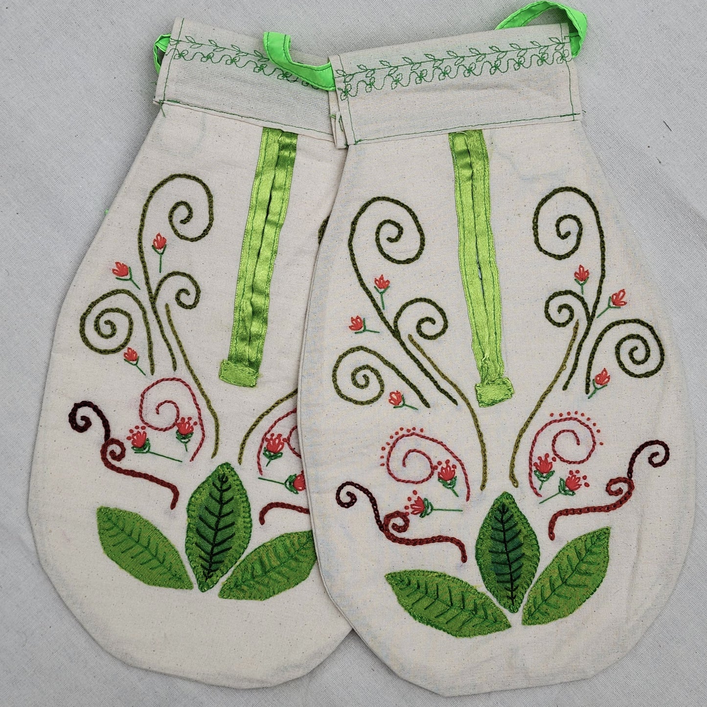 Tuesday 9 September, 10-4 p.m.: Workshop: Make a Historically Inspired Pocket with Melissa Jo Smith and acclaimed designer Rebecca Cole from Illuminated Arts