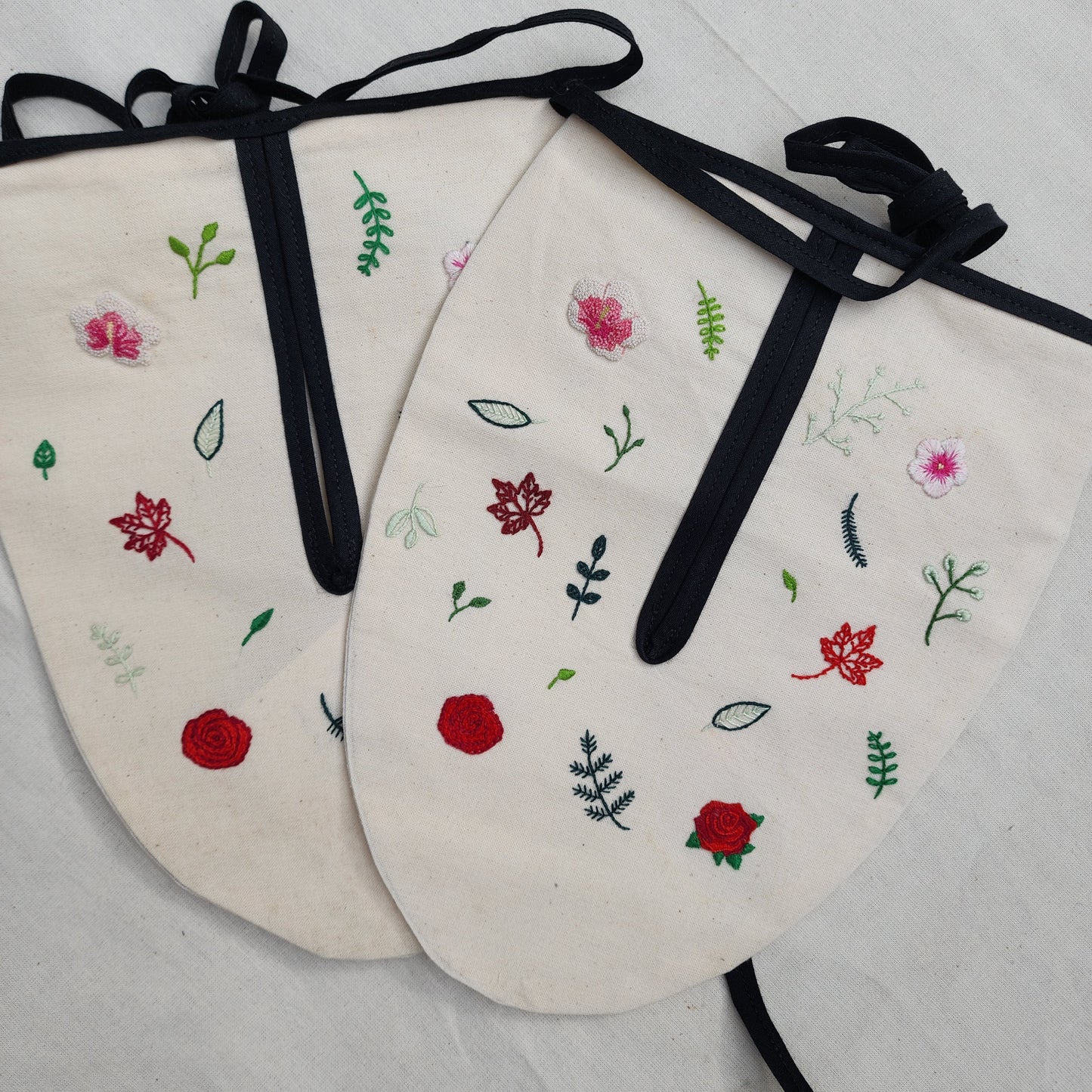 Wednesday 3 September, 10-4 p.m.: Workshop: Make a Historically Inspired Pocket with Melissa Jo Smith and designer Rebecca Cole from Illuminated Arts