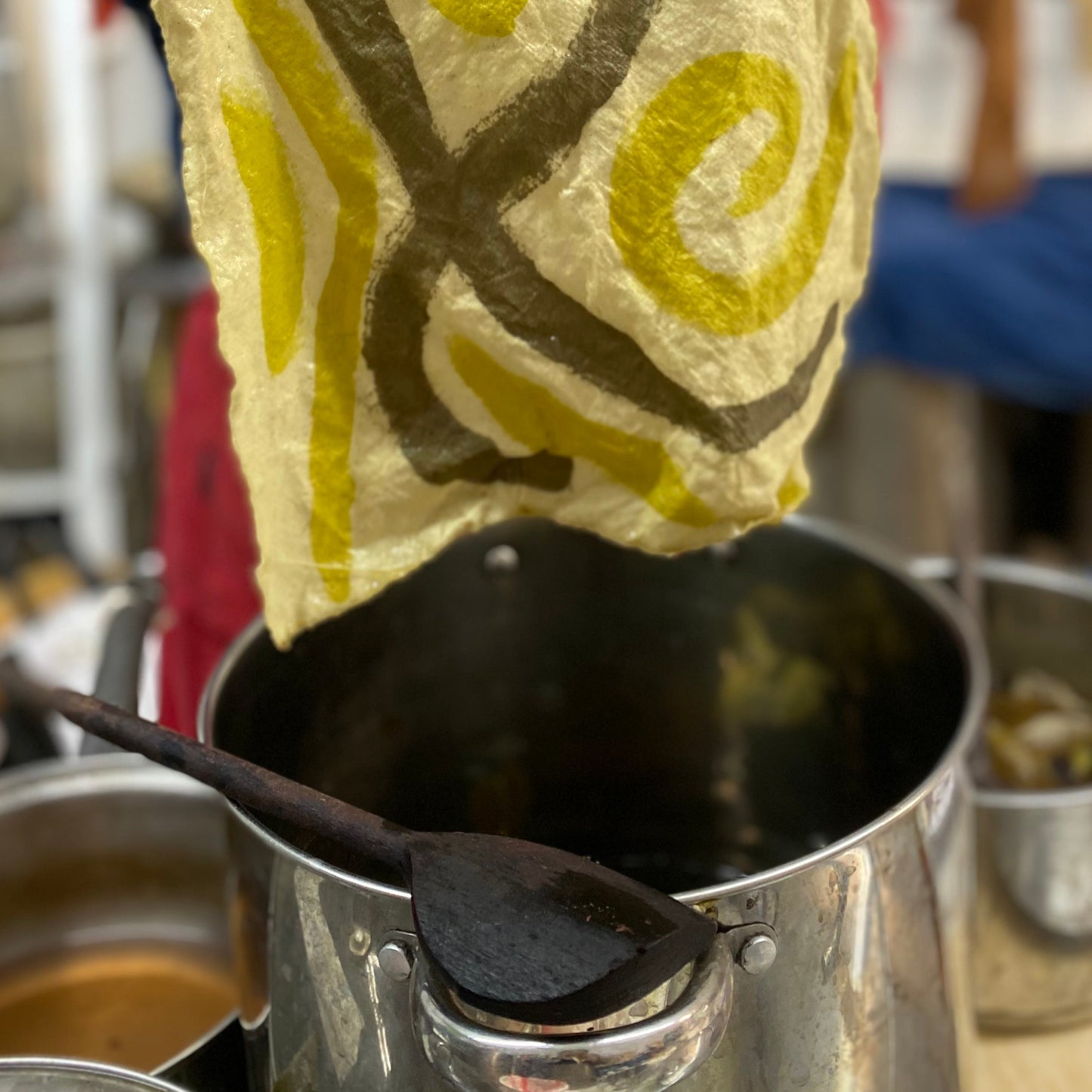 Wednesday 3 September 10-4 p.m.: Workshop: Foraging, Natural Dye and Mordant Printing with Sarah Burns