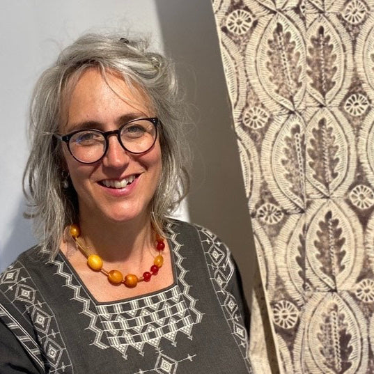 Wednesday 3 September 10-4 p.m.: Workshop: Foraging, Natural Dye and Mordant Printing with Sarah Burns