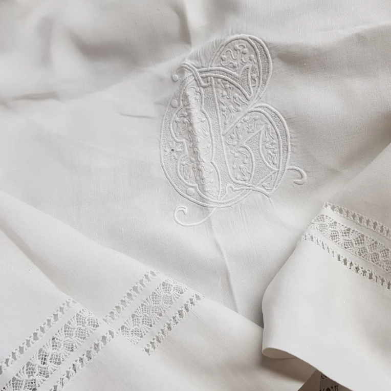 Amanda Leader - Mistress of Linen