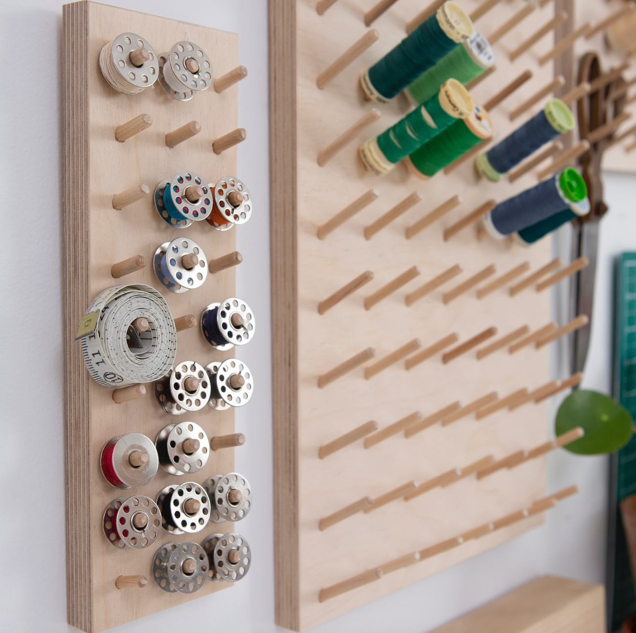 Laura ter Kuile - Thread Pegs