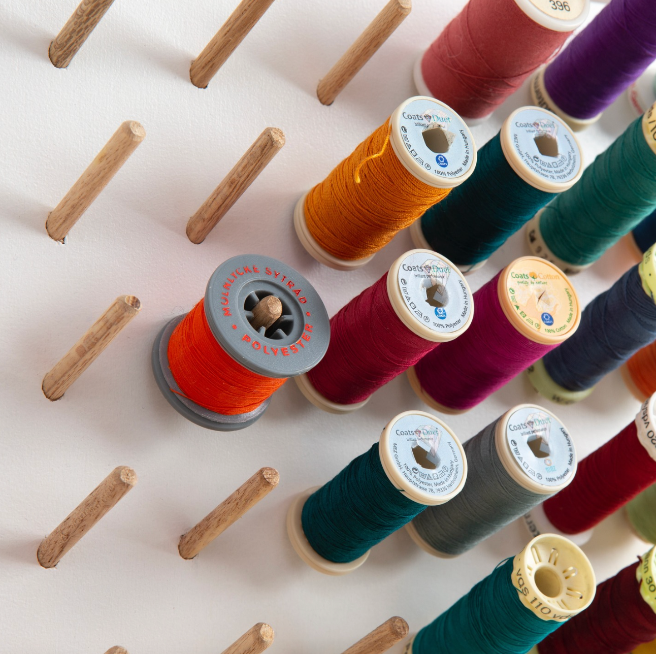 Laura ter Kuile - Thread Pegs