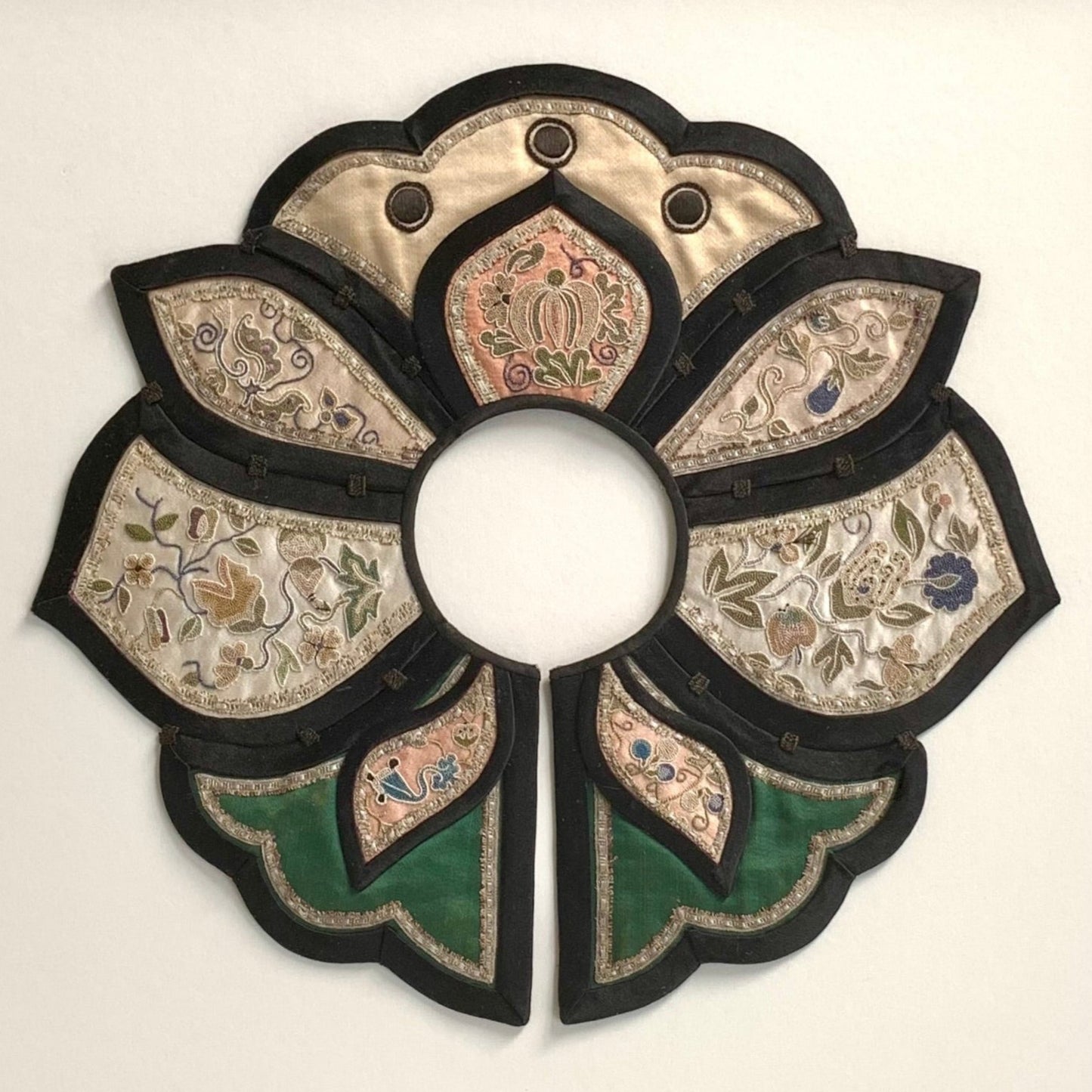 Saturday 20 September, 11-12:30 p.m.: Open Studio and Talk: Unlocking the Archive with Sophie Roet