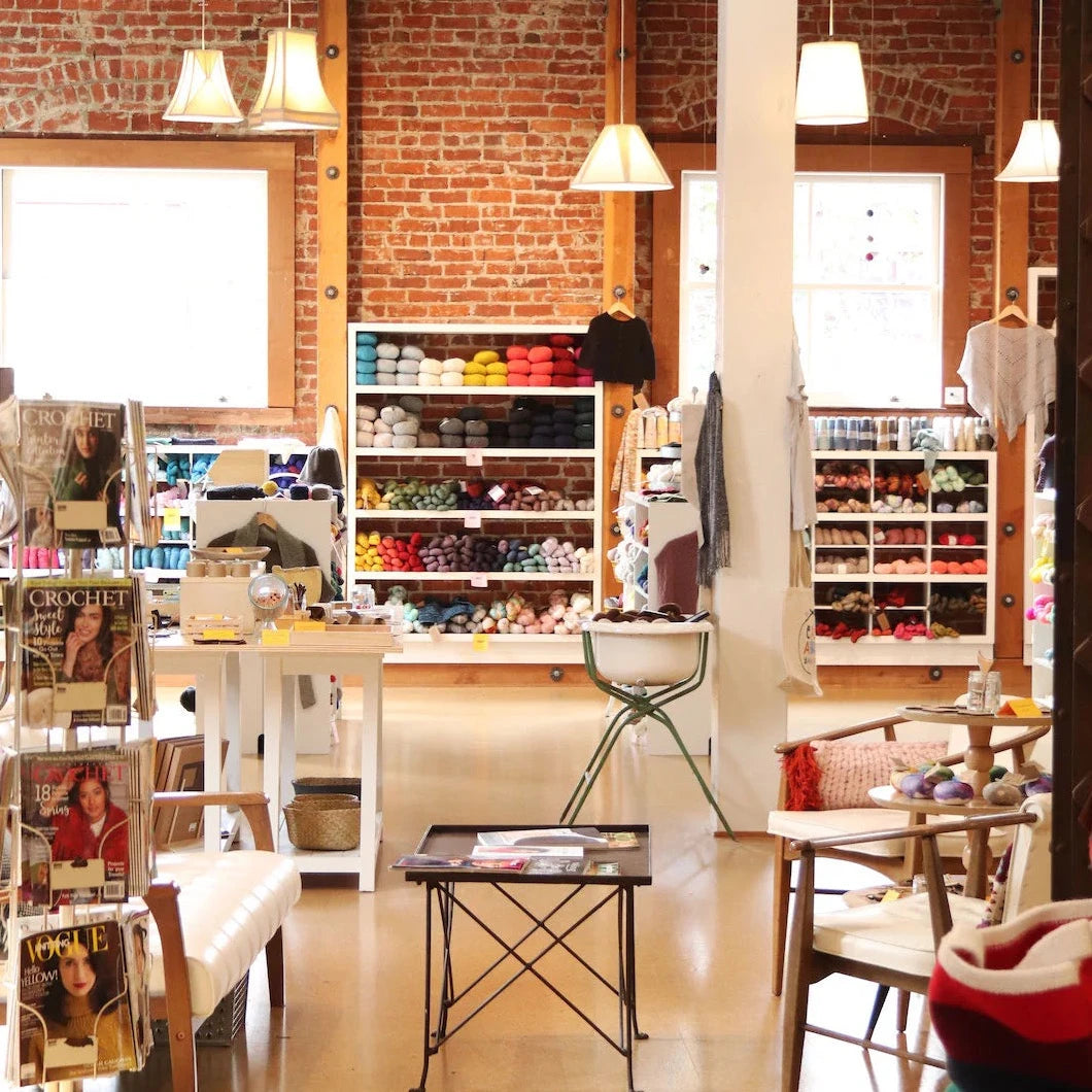 USA, California, Cast Away Yarn Shop