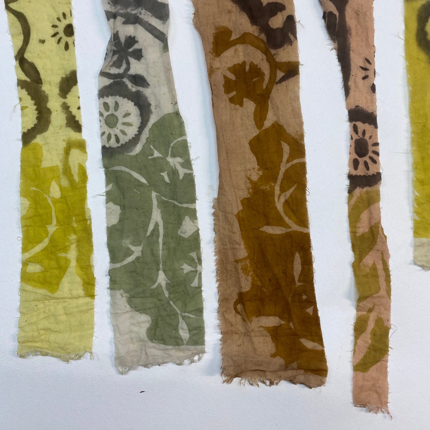 Wednesday 3 September 10-4 p.m.: Workshop: Foraging, Natural Dye and Mordant Printing with Sarah Burns