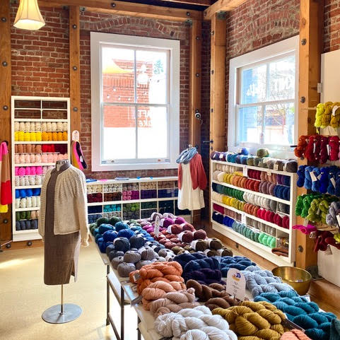 USA, California, Cast Away Yarn Shop