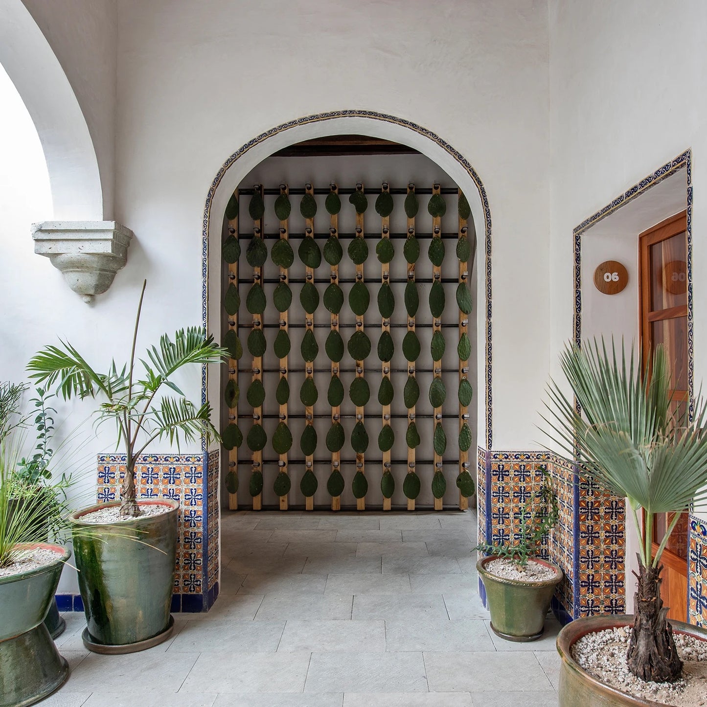 CURRENT ISSUE: ISSUE 104 KEEPING WARM