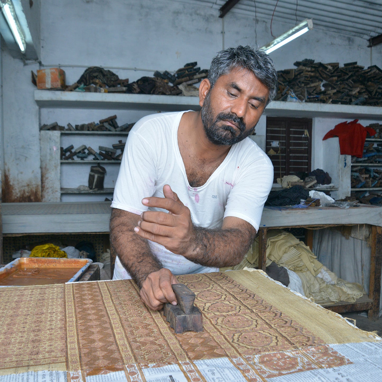 India, Abdul Rahim Anwar Khatri, Ajrakh printing