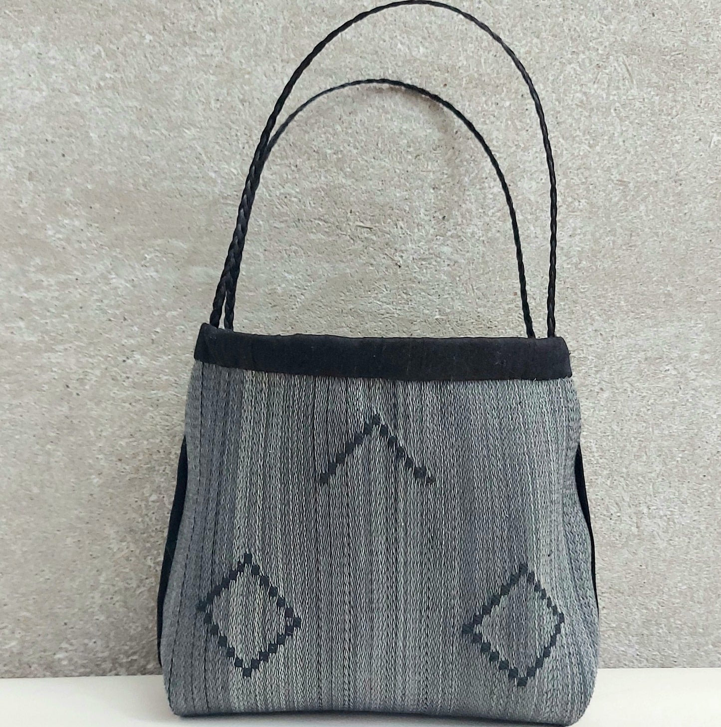 Finland, Waveweaver's Wool / Hannele Köngäs, Weaving