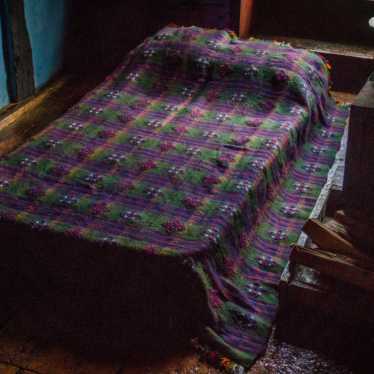 Bhutan, Yarn & Yathra House, Lang Throw
