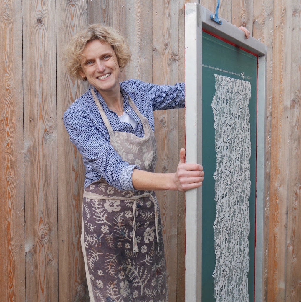 Watch Nicola Cliffe of Madder Cutch & Co Make a Fabric Bucket
