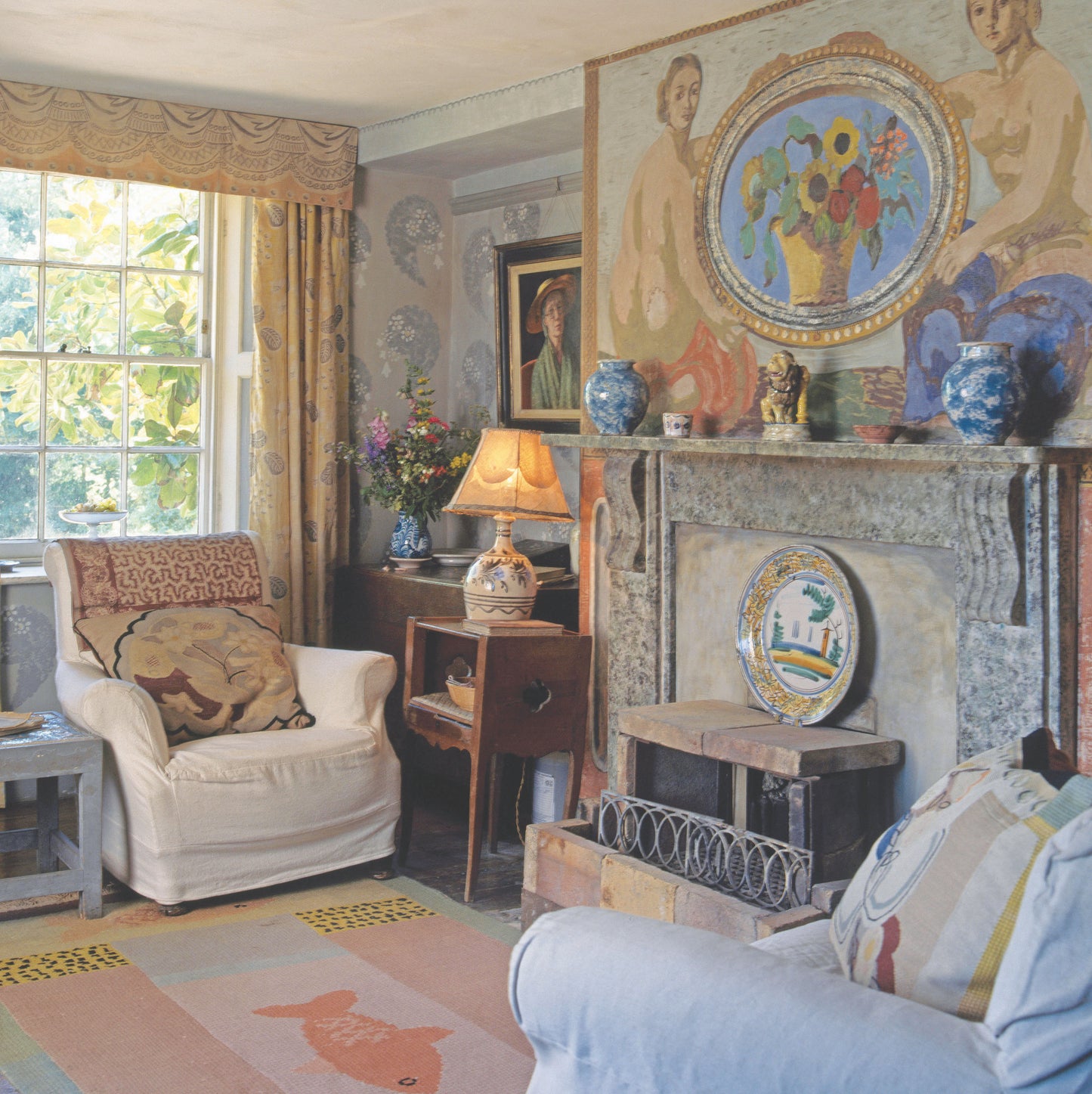 Charleston Farmhouse with Annie Sloan, Molly Mahon and Darren Clarke