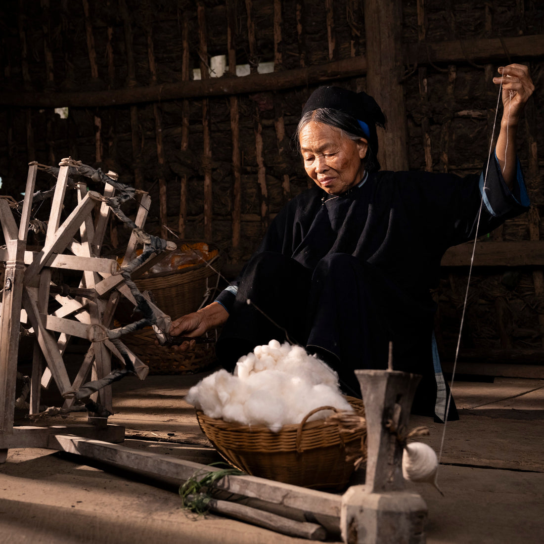 Weaving a Day, Mourning a Life: Cloth, Ritual and Inheritance in Phúc Sen