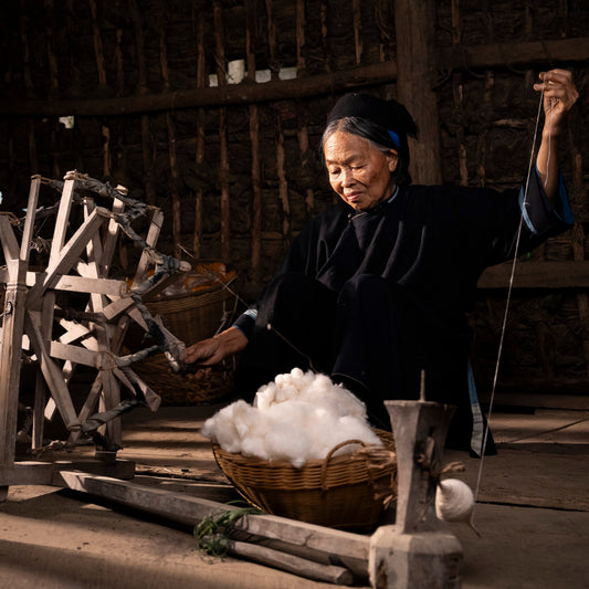 Weaving a Day, Mourning a Life: Cloth, Ritual and Inheritance in Phúc Sen