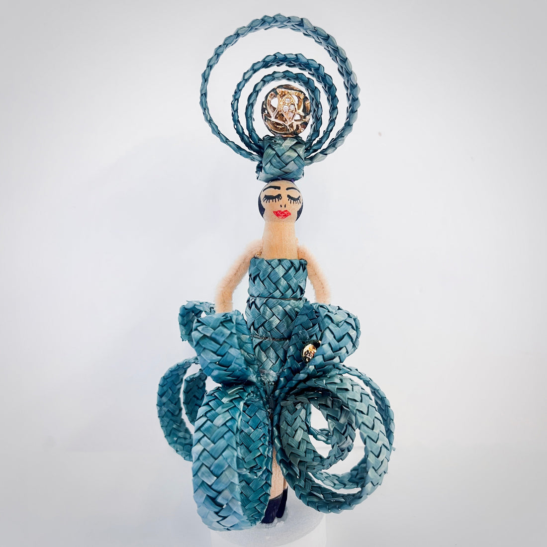VV Chapeaux Peg Dolls and the Poetry of Scraps