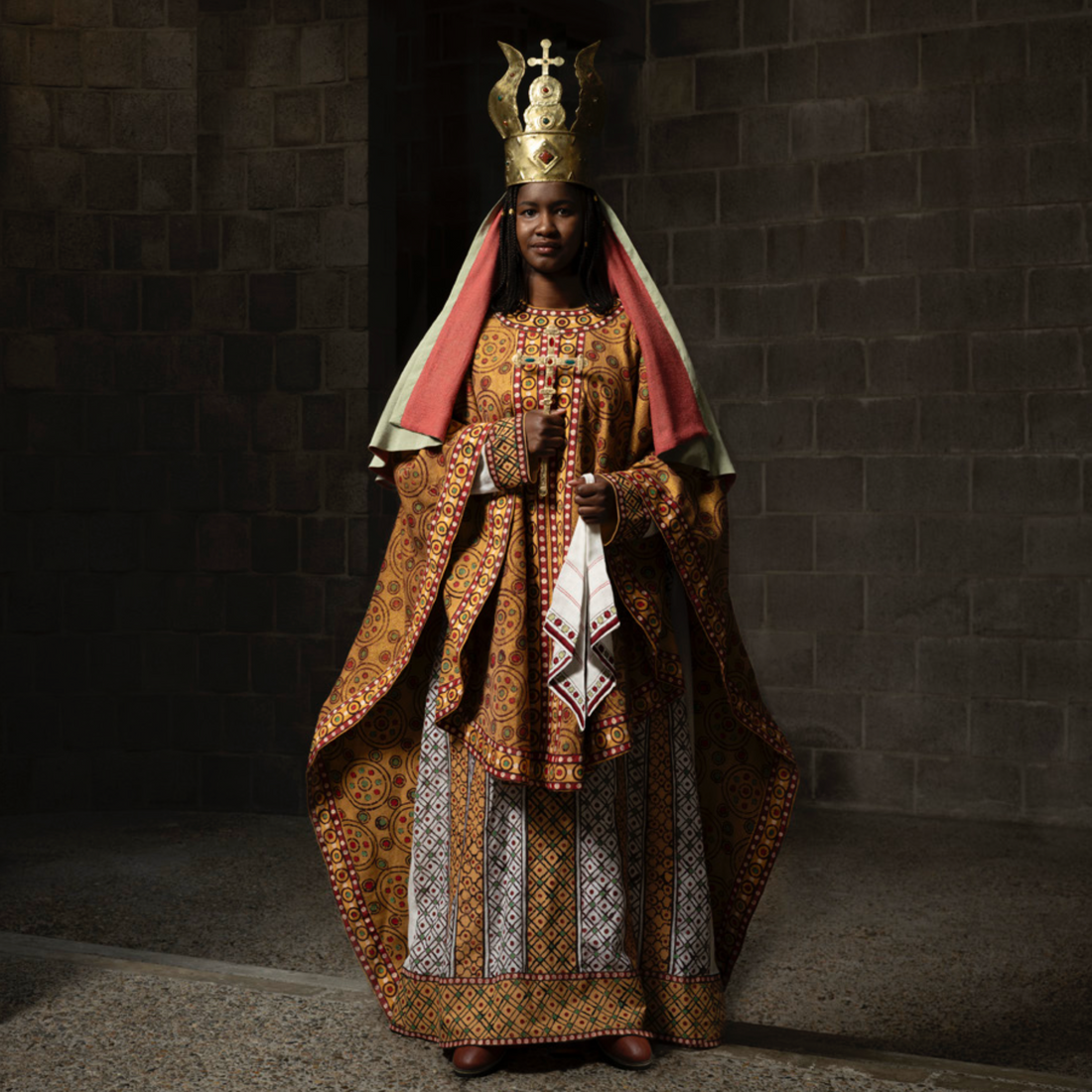 Dress to Impress: Reconstructions of Medieval Robes from Nubia Selvedge Magazine Dress to Impress: Reconstructions of Medieval Robes from Nubia Selvedge Magazine