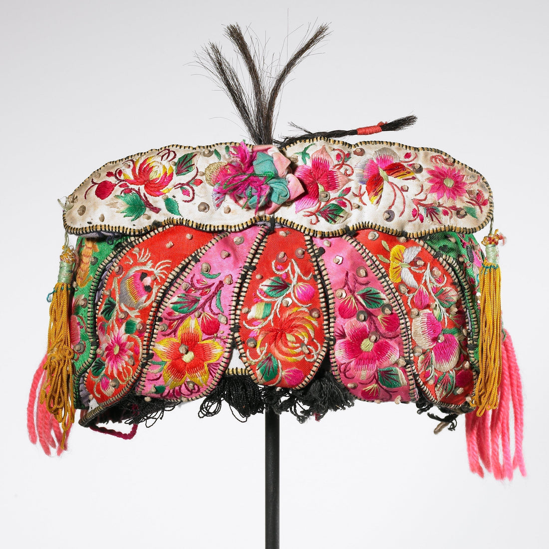Weekend Read: The Atlas of World Embroidery by Gillian Vogelsang-Eastwood