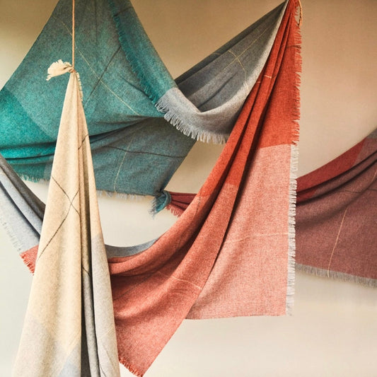 Teixidors: A Socially Sound Cloth