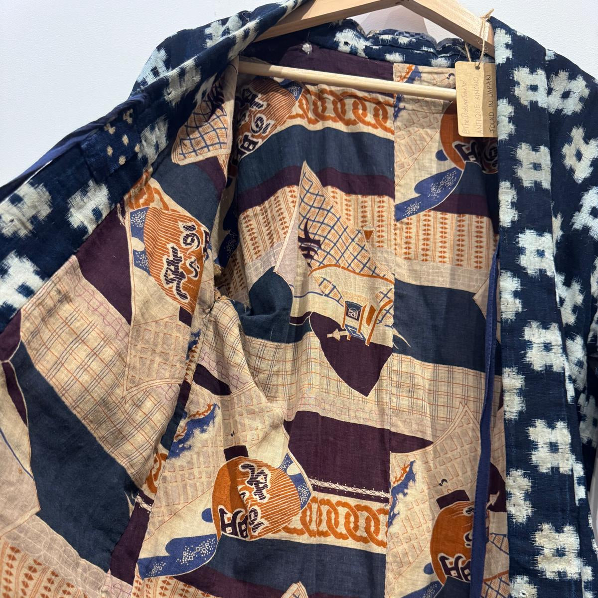 Friday 18 - Sunday 20 September, 3 - 8 p.m.: Exhibition & Pop-Up, Insights into Artisan Textiles with Anisa Johnny