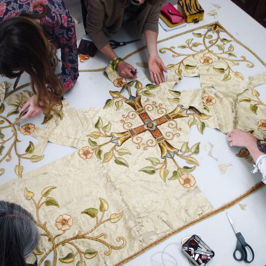 Wednesday 24 September, 2-4 p.m.: Open Studio and Exhibition Walkthrough with The Royal School of Needlework