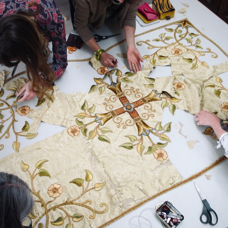 Wednesday 24 September, 2-4 p.m.: Open Studio and Exhibition Walkthrough with The Royal School of Needlework