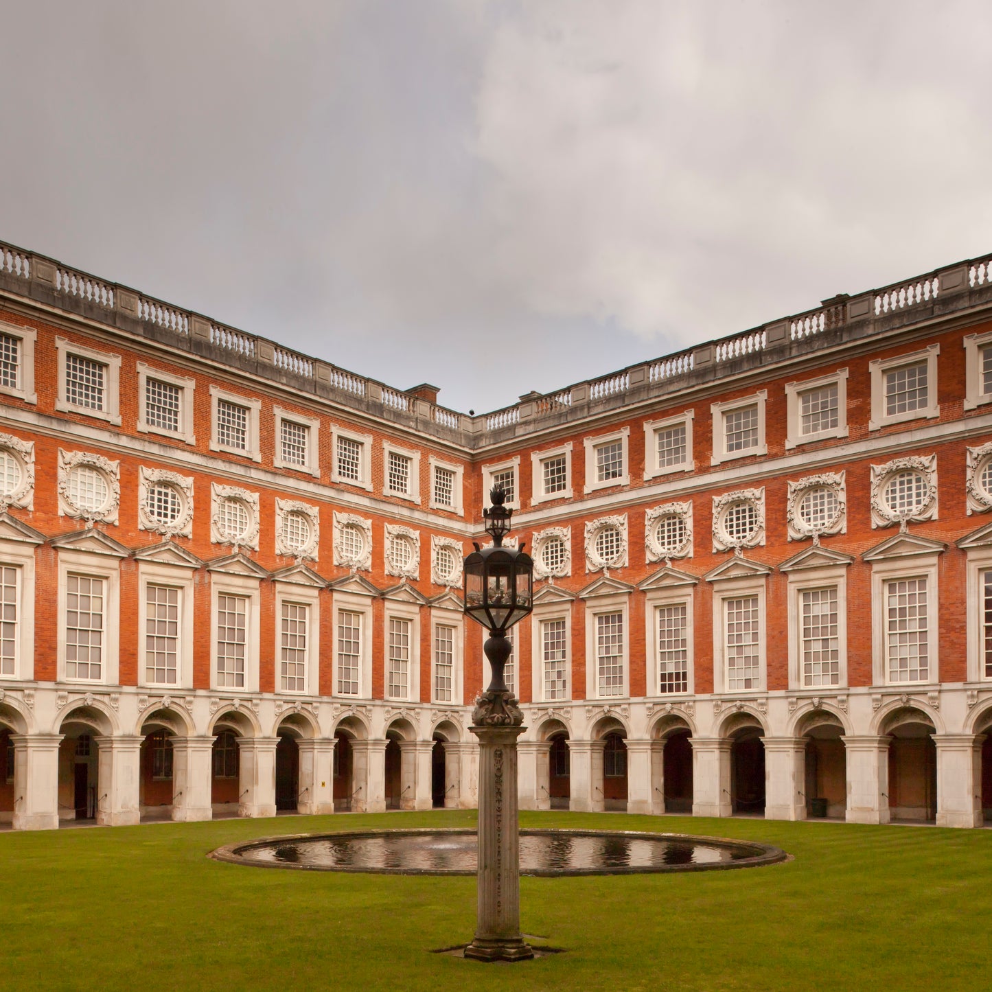 Wednesday 30 September, 11-4.30 p.m.: Tour and Workshop with the Royal School of Needlework