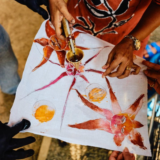 Tuesday 22 September, 10 - 1 p.m.: Batik Dyeing with Hues of Batik
