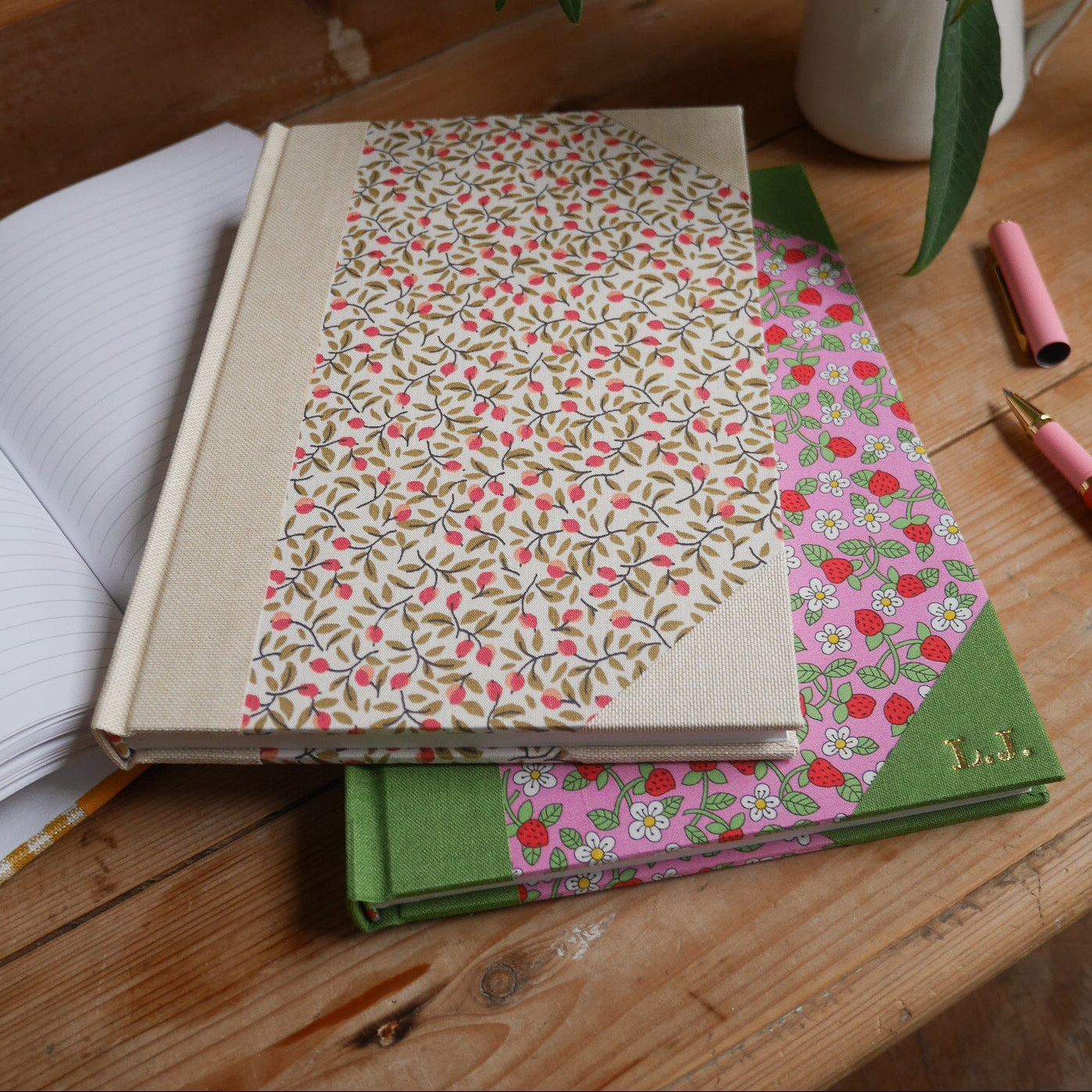 Saturday 7 & Sunday 8 November, 2 - 5pm GMT: Bookbinding with Fabric with Charlotte Wainwright
