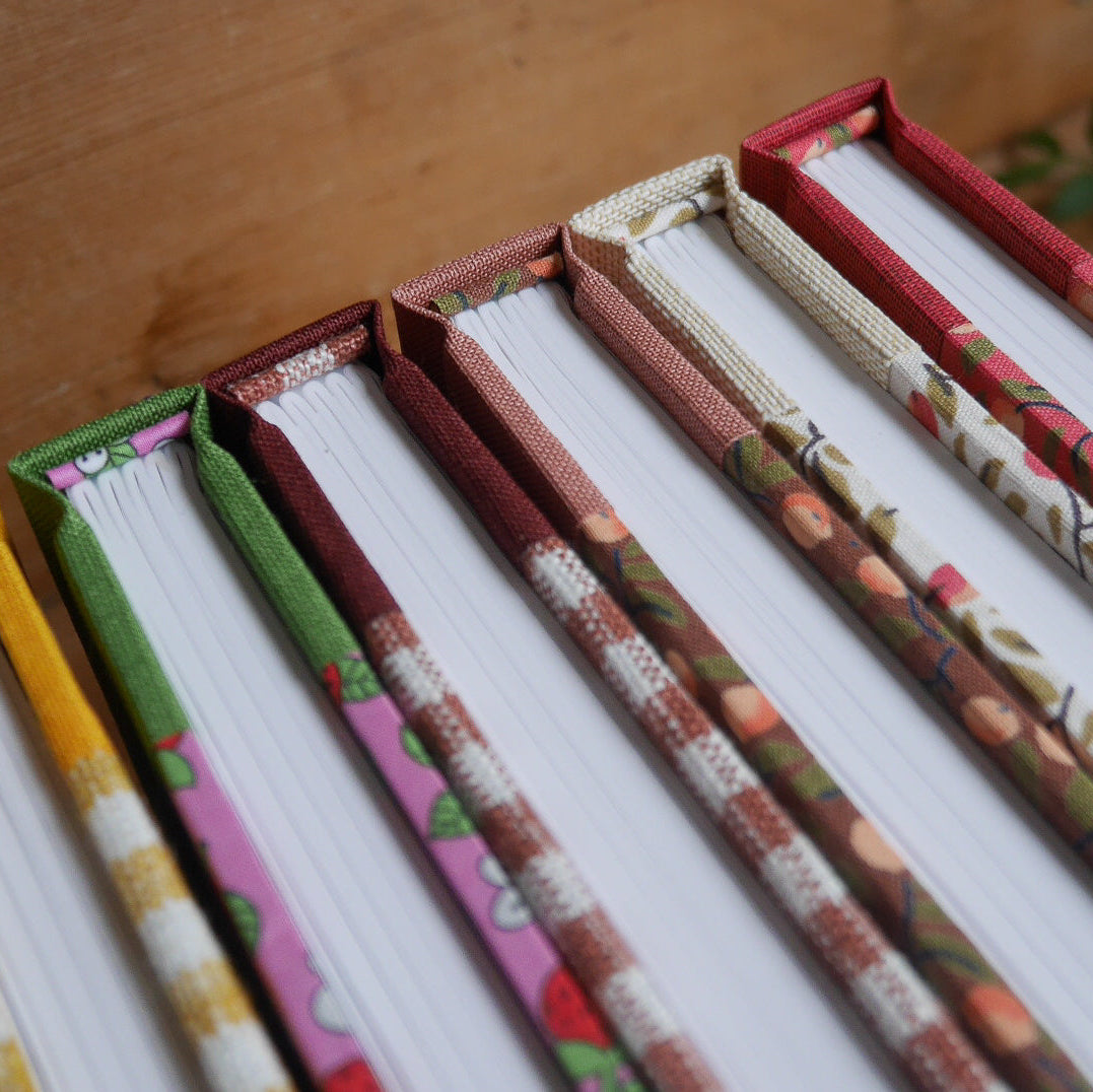 Saturday 7 & Sunday 8 November, 2 - 5pm GMT: Bookbinding with Fabric with Charlotte Wainwright