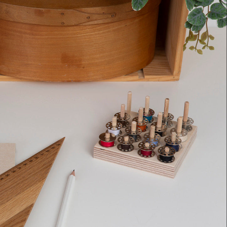 Laura ter Kuile - Thread Pegs