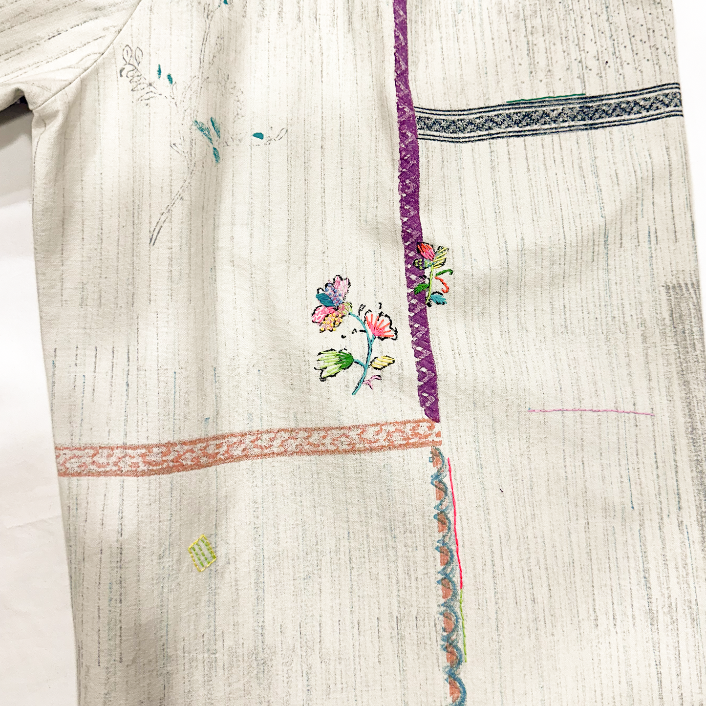 India, Eka, Martin Trouser
