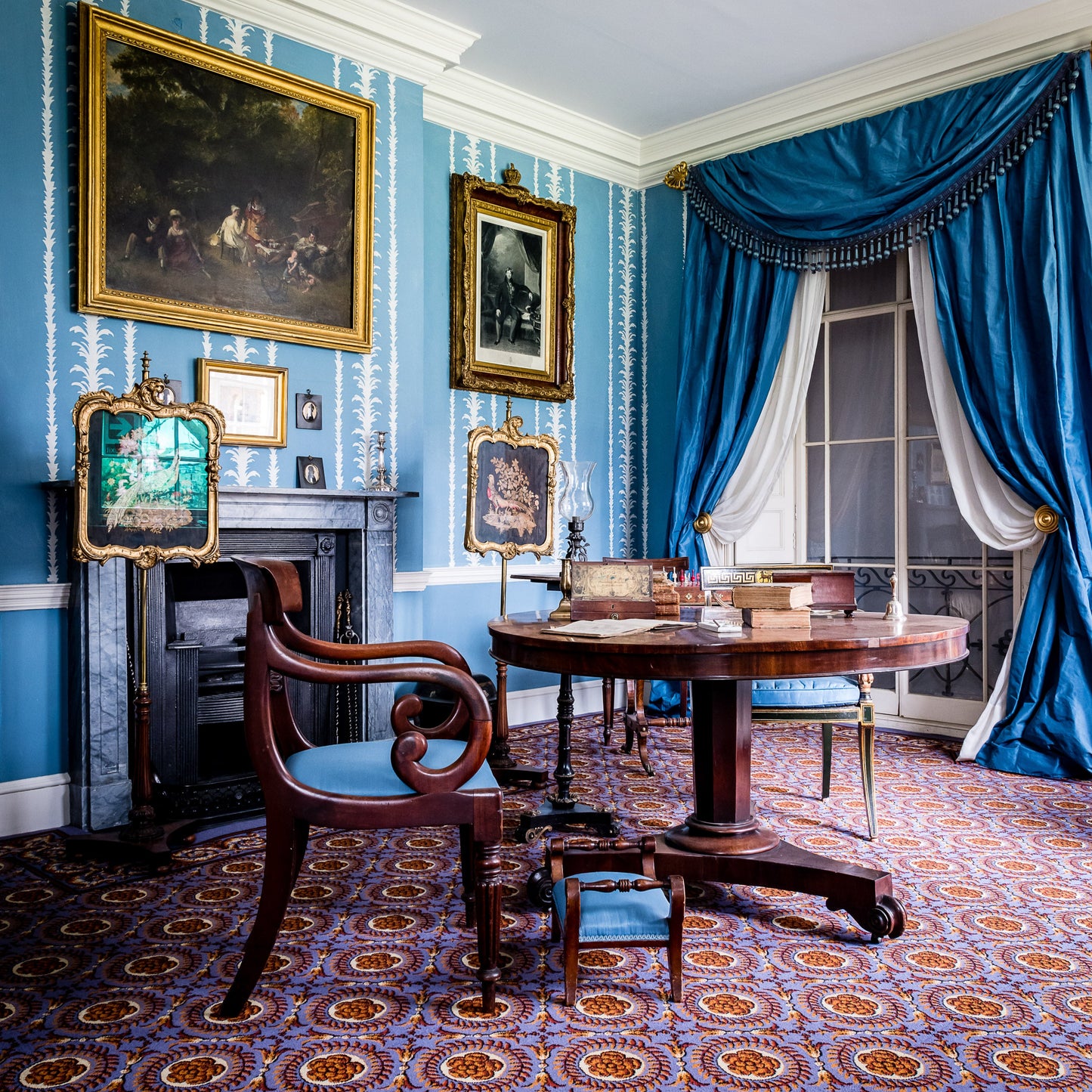 Thursday 3, 10, 24, Tuesday 8, 22, 29  September, 11-12 p.m.: Talk: Textiles Through Time at the Museum of the Home