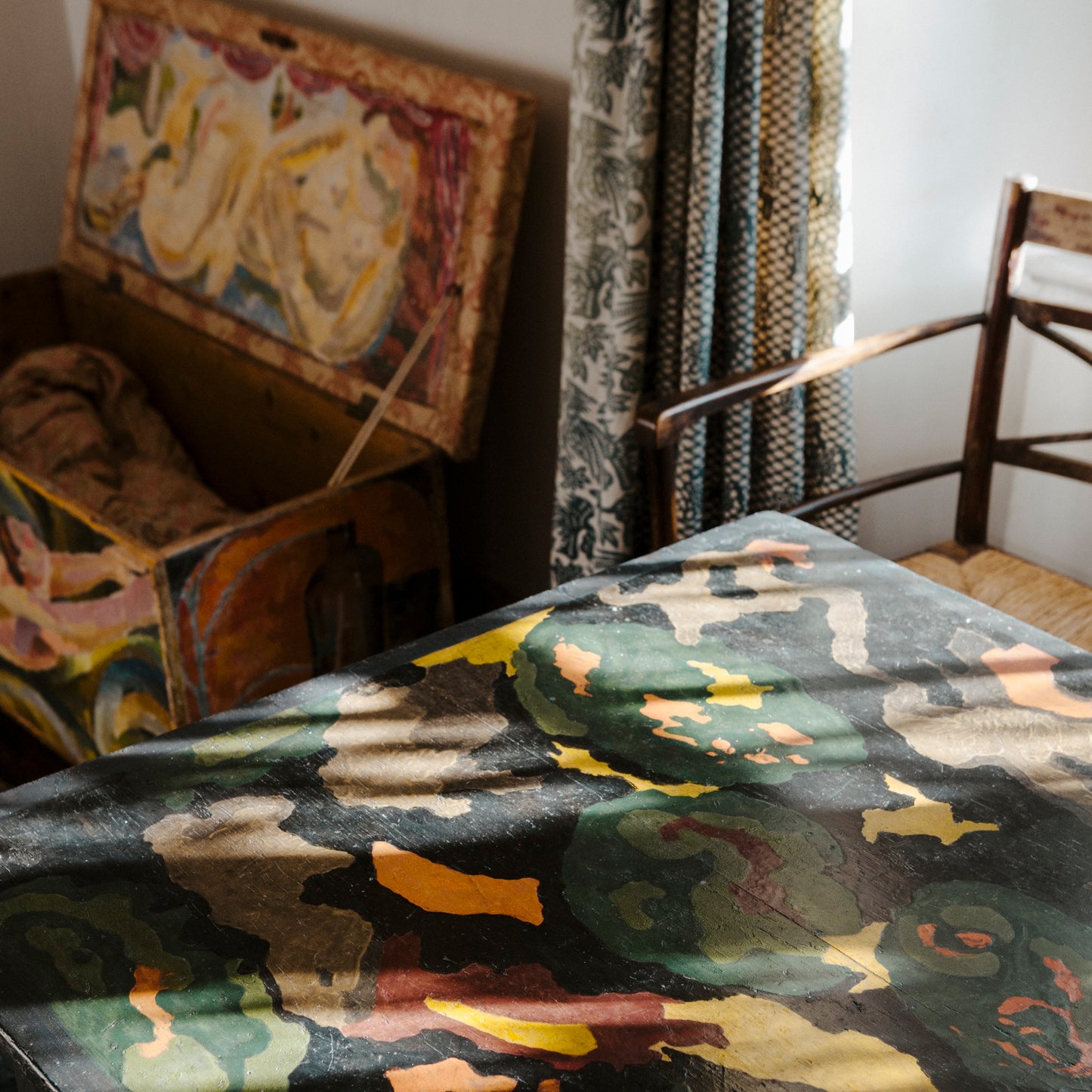 Tuesday 8 September, 11-12 p.m.: Tour: Textile Design at Charleston Farmhouse with Darren Clarke