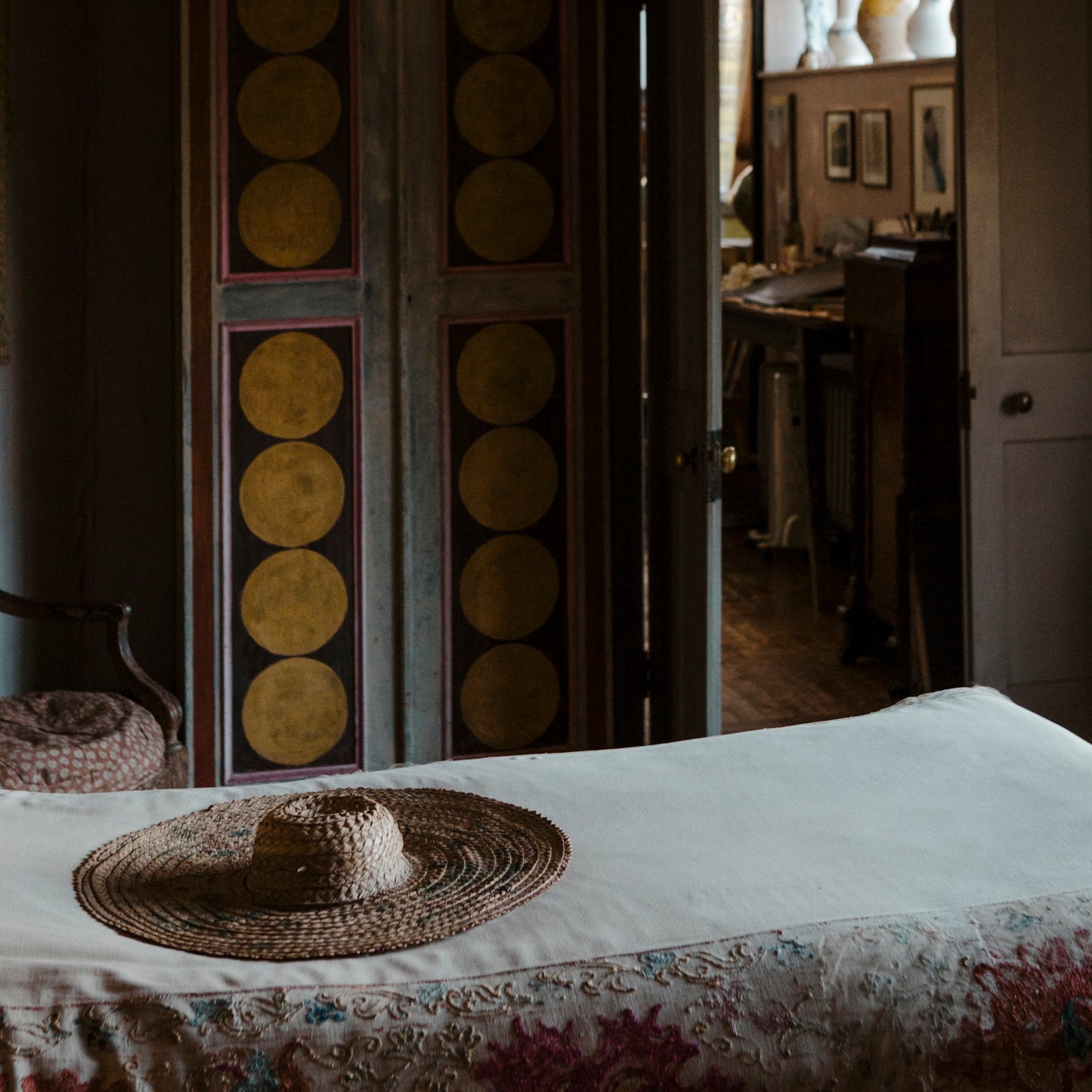 Tuesday 8 September, 11-12 p.m.: Tour: Textile Design at Charleston Farmhouse with Darren Clarke
