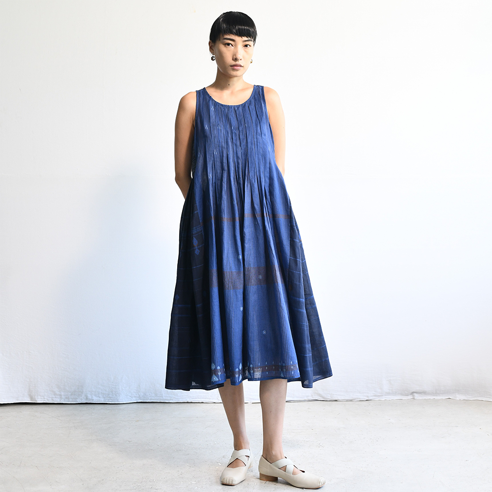 India, Maku, MAHDI Dress