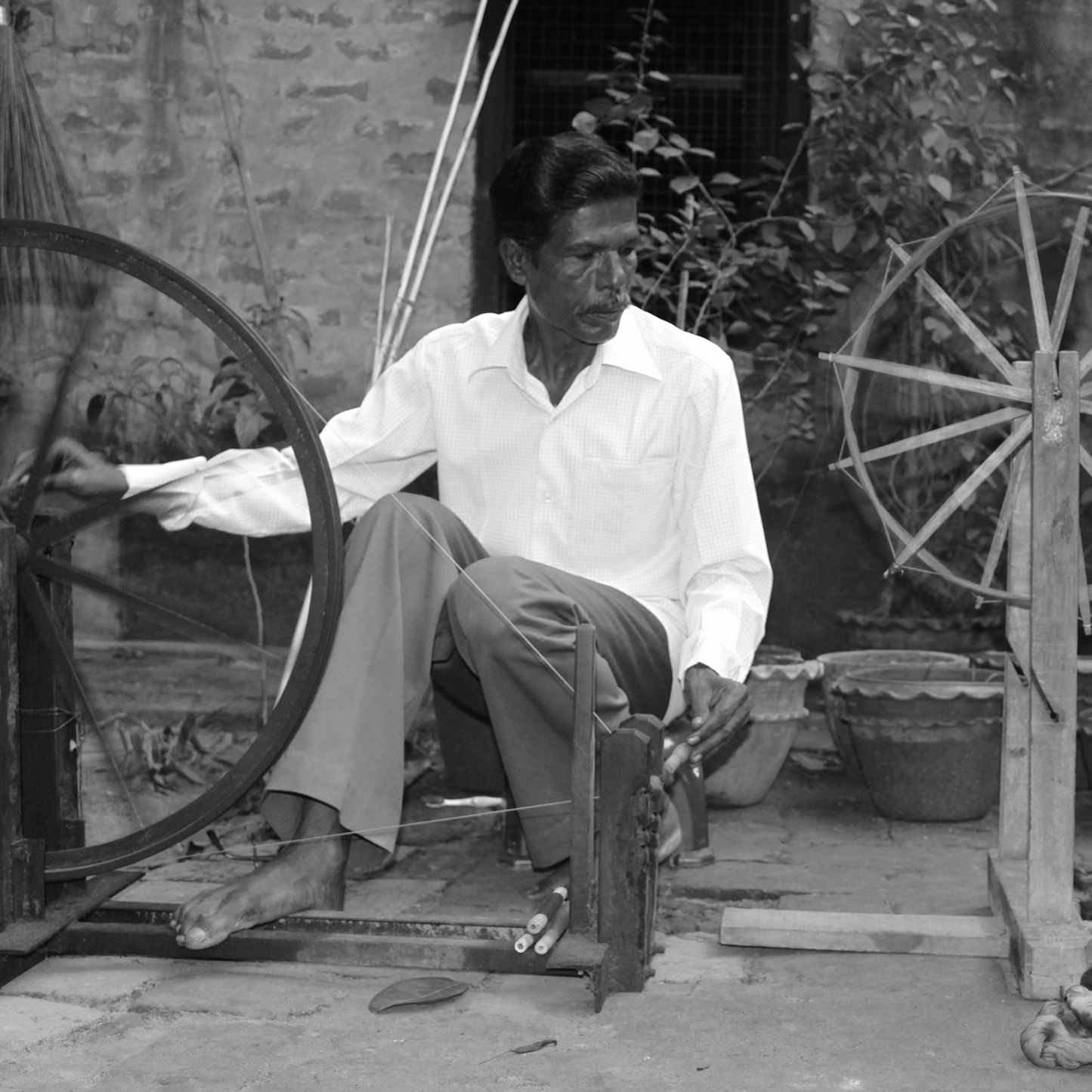 India, Karomi Crafts & Textiles, Weaving