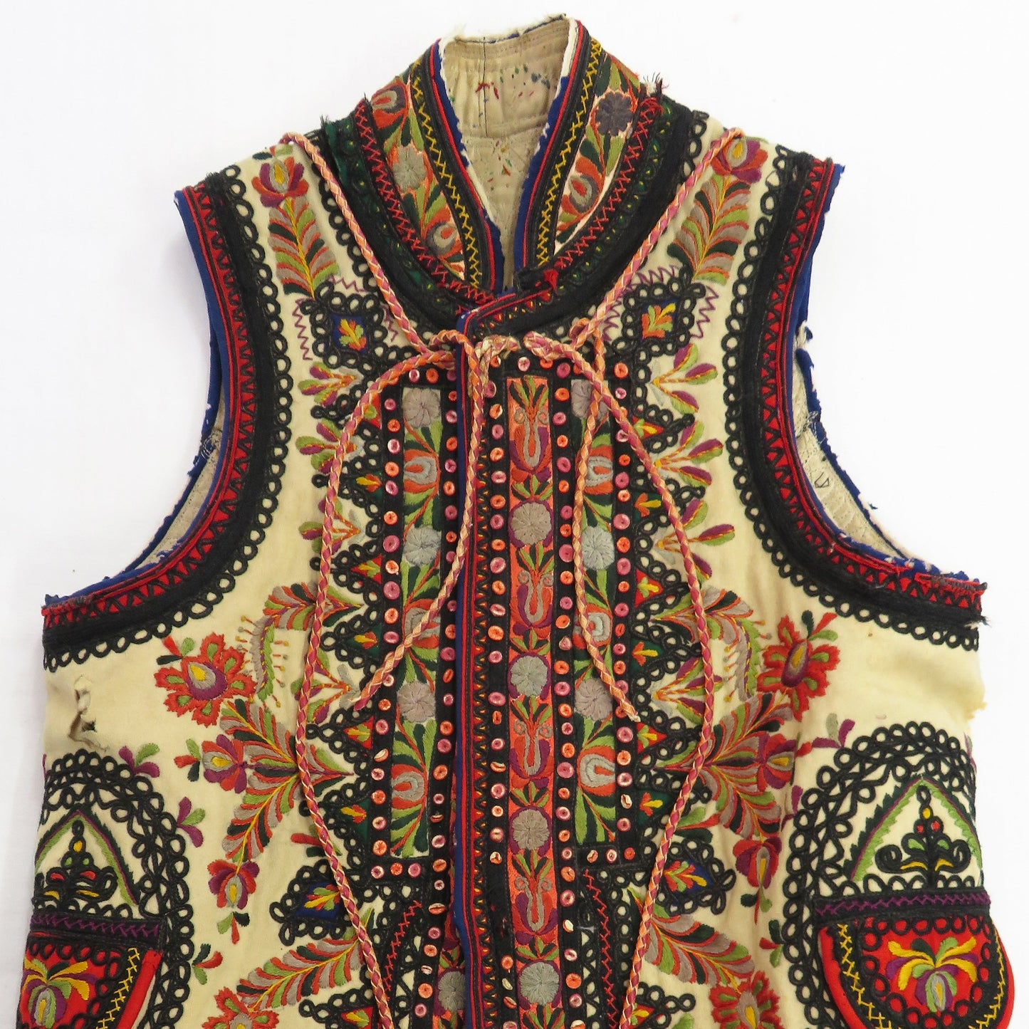 Tuesday 29 September, 2-5 p.m.: Tour,The Lightfoot Textile Archives and African Art Gallery with Janie Lightfoot