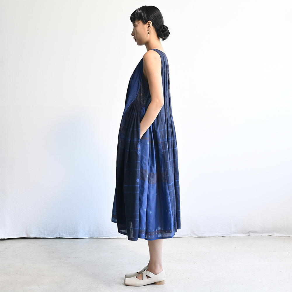 India, Maku, MAHDI Dress