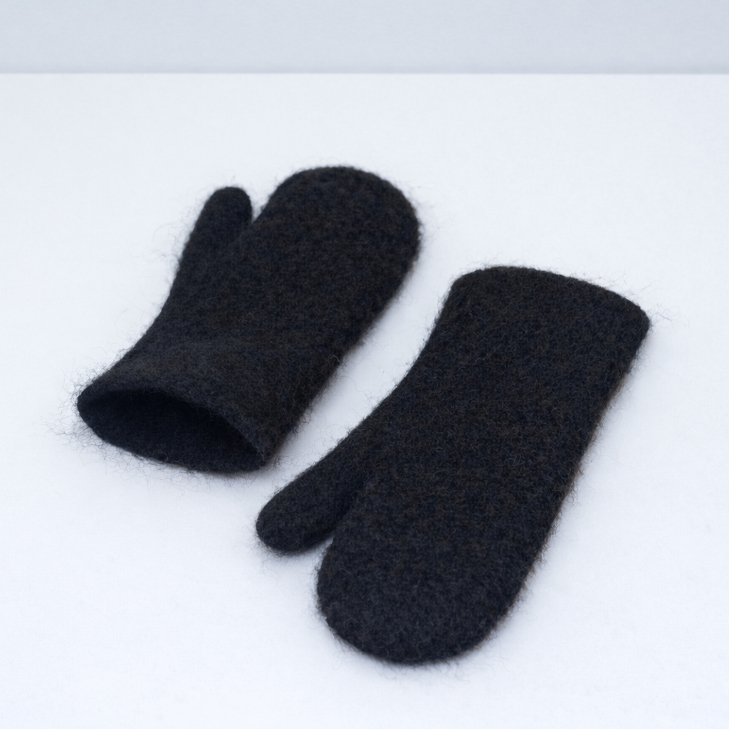 Wednesday 27 May 2026, 5 - 6pm BST: Meet Álla Sinkevich (Hand-felted Mittens)
